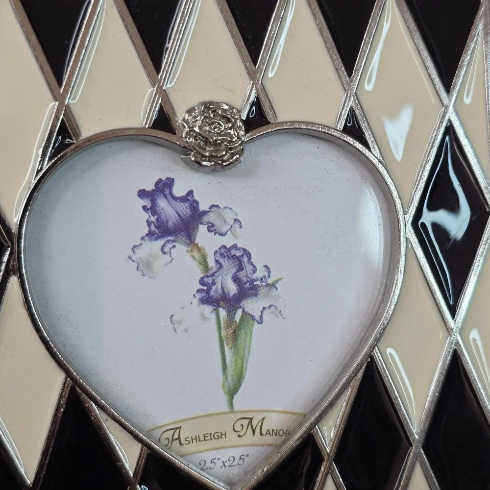 Ashleigh Manor black cream harlequin enamel Frame heart-shaped Photo 3x3